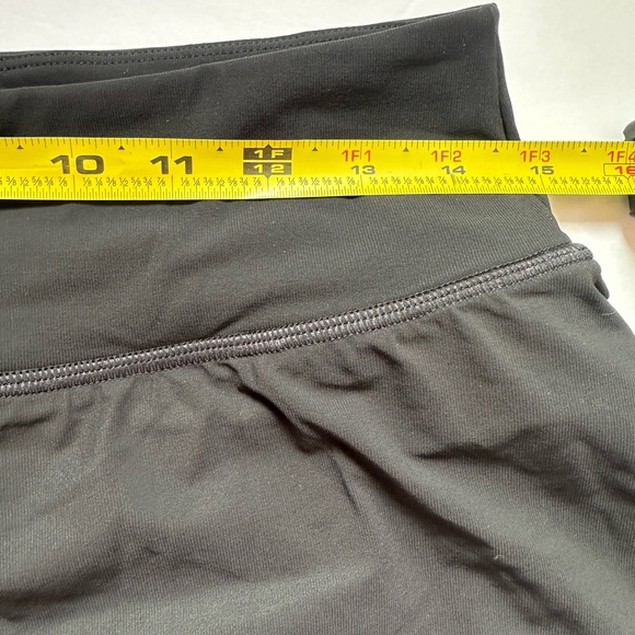Athleta‎ Black Athletic Run Shorts Women’s Sz Medium New with tags High Rise Gym - Picture 7 of 8